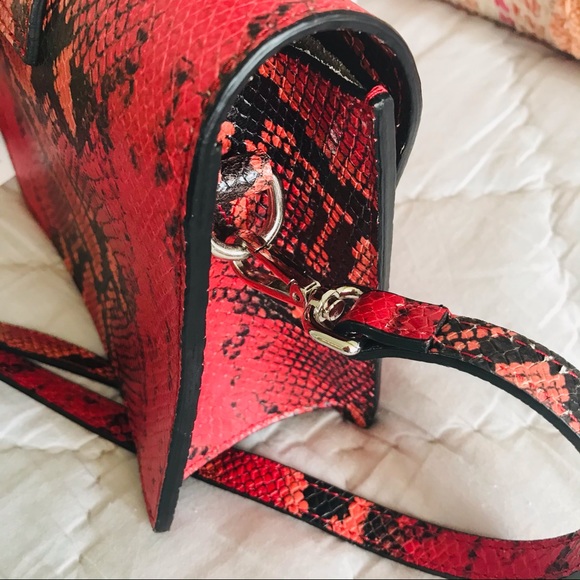 Valentino Shoulder Bag NEW - Picture 8 of 10